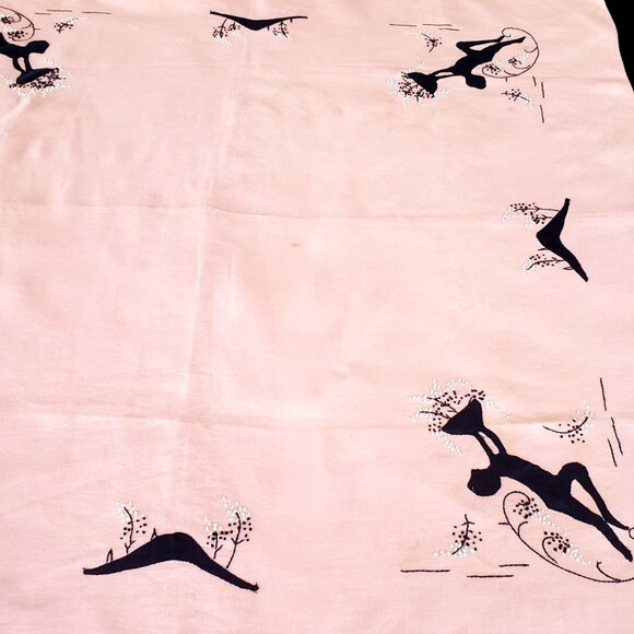 1930s Art Deco Embroidered Tablecloth & Napkins Leaping Silhouette Figures - Picture 14 of 16